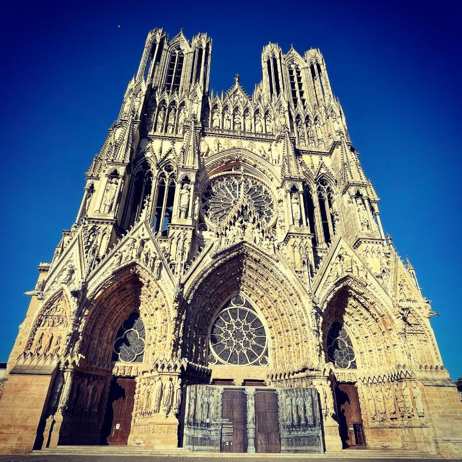 Aux Clefs Des Sacres - Dans Un Hotel Particulier Situe Rue Du Marc - Reims - Hyper Centre Forum Mairie Boulingrin Exterior foto