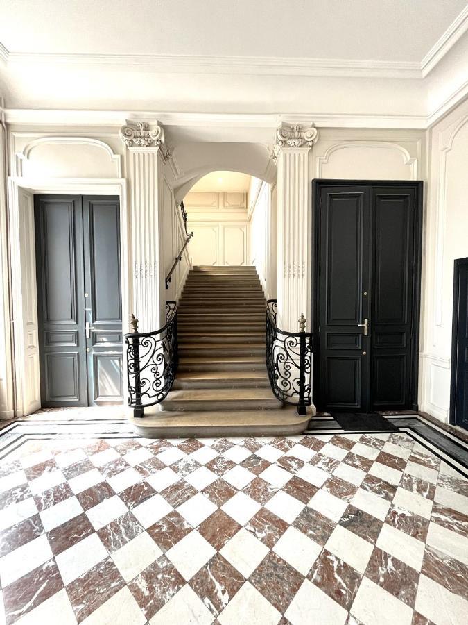 Aux Clefs Des Sacres - Dans Un Hotel Particulier Situe Rue Du Marc - Reims - Hyper Centre Forum Mairie Boulingrin Exterior foto