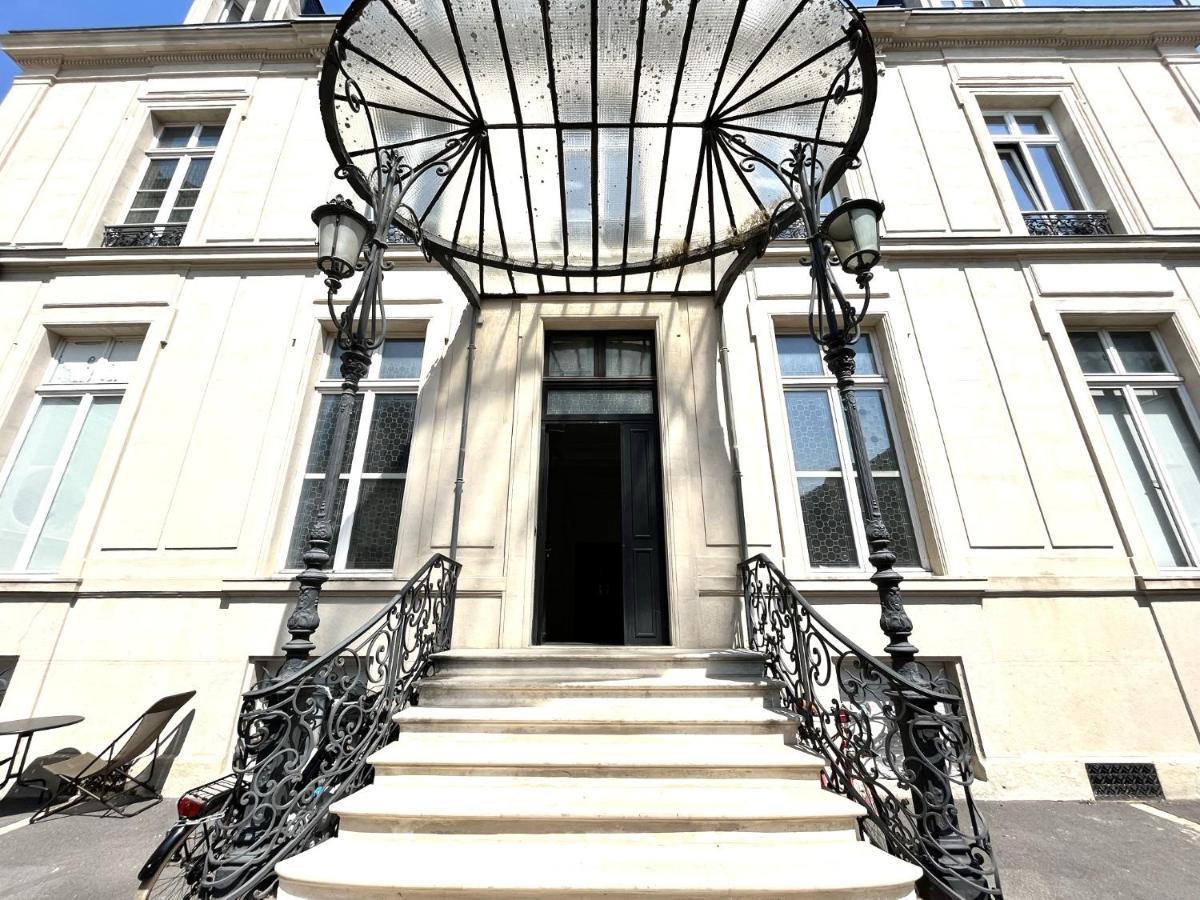 Aux Clefs Des Sacres - Dans Un Hotel Particulier Situe Rue Du Marc - Reims - Hyper Centre Forum Mairie Boulingrin Exterior foto