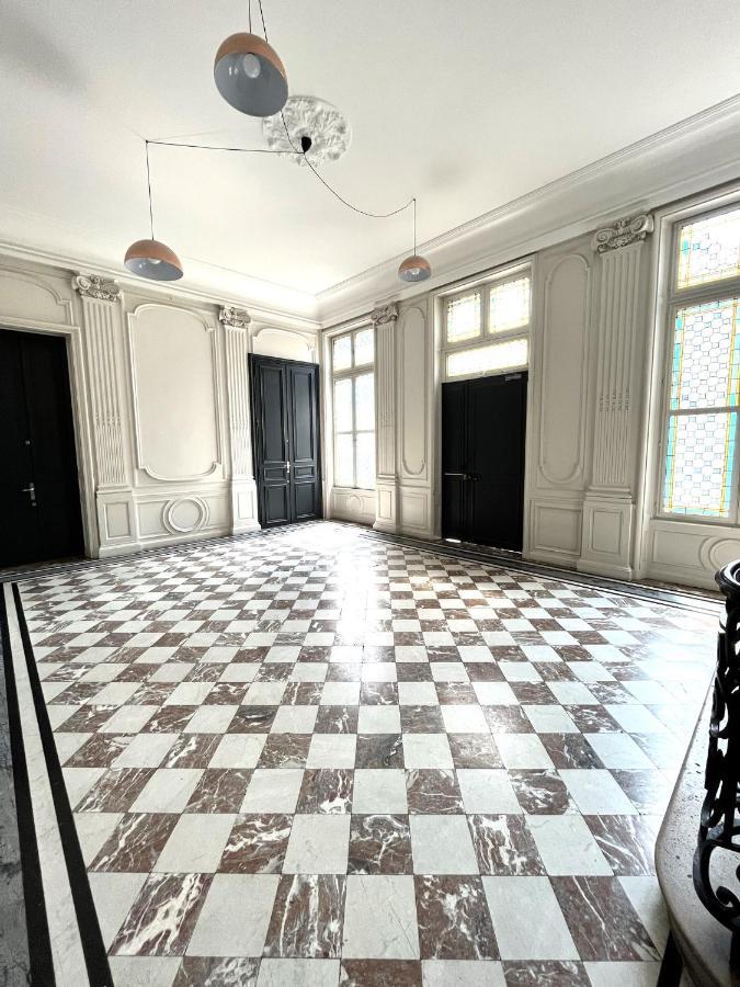 Aux Clefs Des Sacres - Dans Un Hotel Particulier Situe Rue Du Marc - Reims - Hyper Centre Forum Mairie Boulingrin Exterior foto